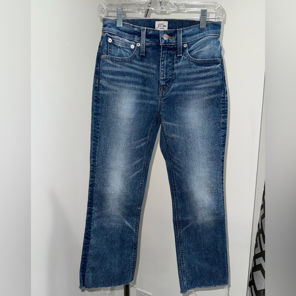 👢👖J.Crew Billie Demi Boot Crop Jeans Women’s 25P Medium Wash Raw Hem ♻️